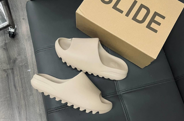 adidas Yeezy Slide Pure  (1)