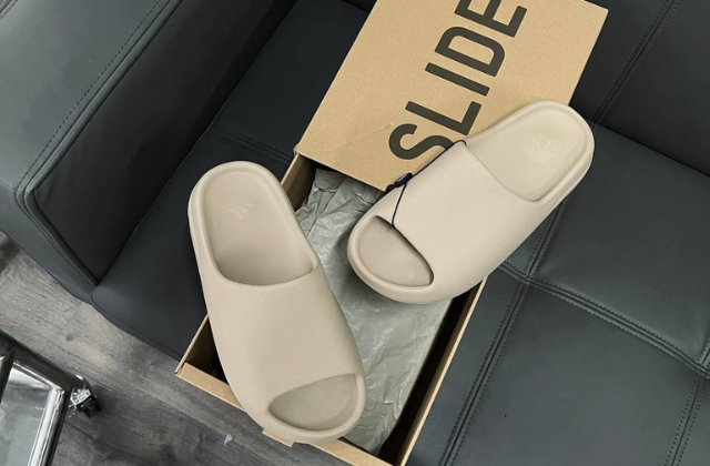adidas Yeezy Slide Pure  (3)