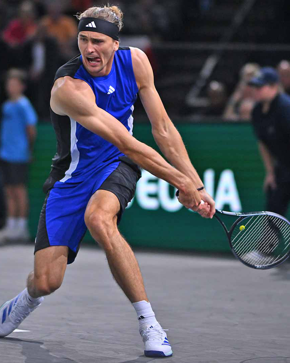 zverev-paris-2024-final-backhand
