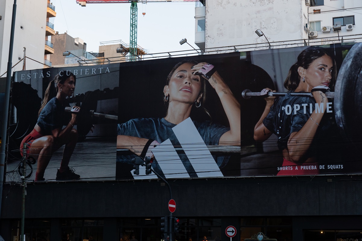 Copia de Copia de Antonela-Adidas-CampañaVíaPública-67