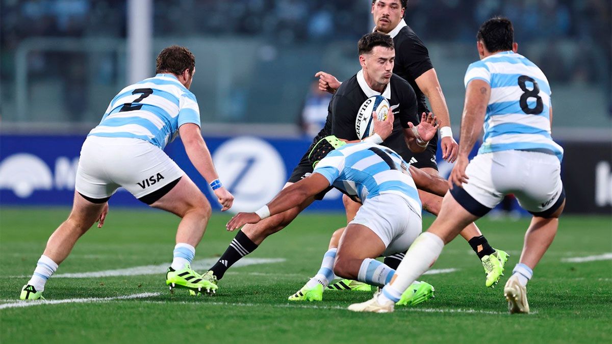 pumas-all-blacks-525960-201634