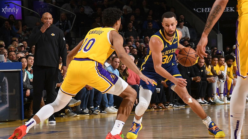 stephen-curry-dribble-lakers