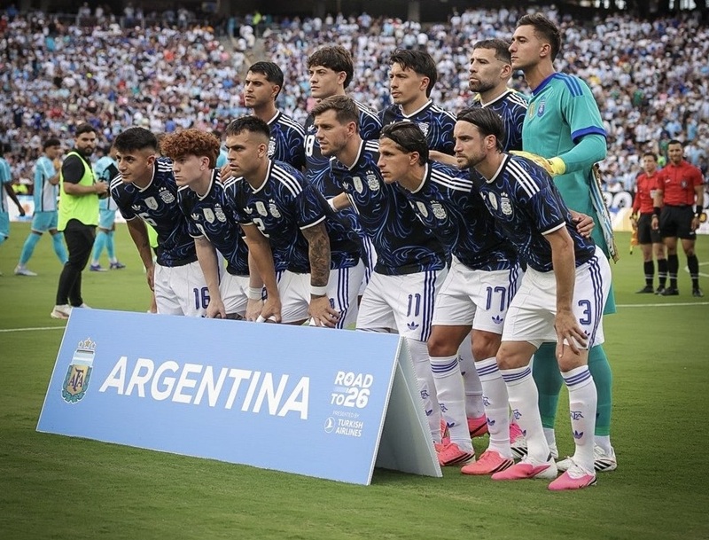 VS ISLANDIA